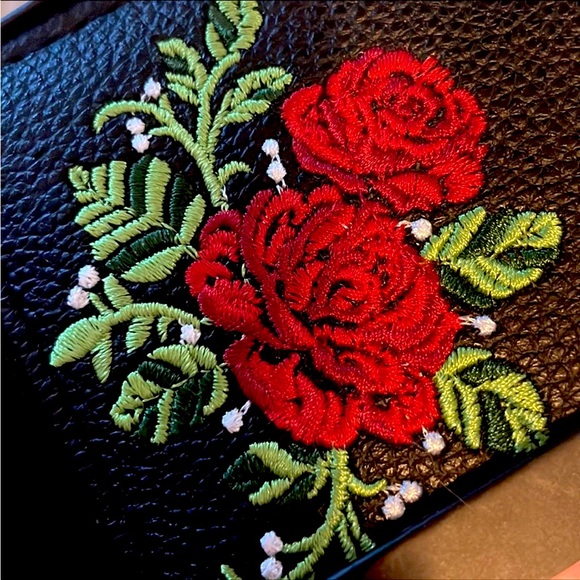 🆕 Rampage Floral Embroidered & Pebbled Zip-Around Long Trifold Wallet - Picture 10 of 14